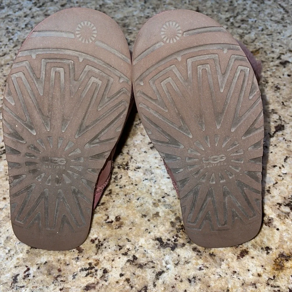 UGG Bailey Button Triplet - Picture 6 of 10